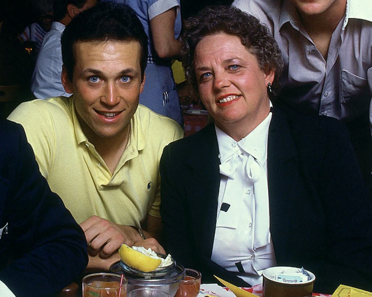 cal-ripken-jr-mom-vi-001351627heinz-kluetmeiersi.jpg